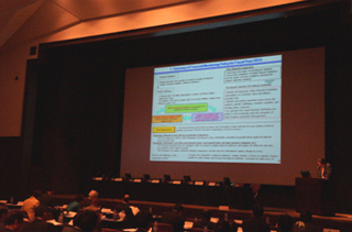 写真(基調講演 小野金融庁監督局参事官)
